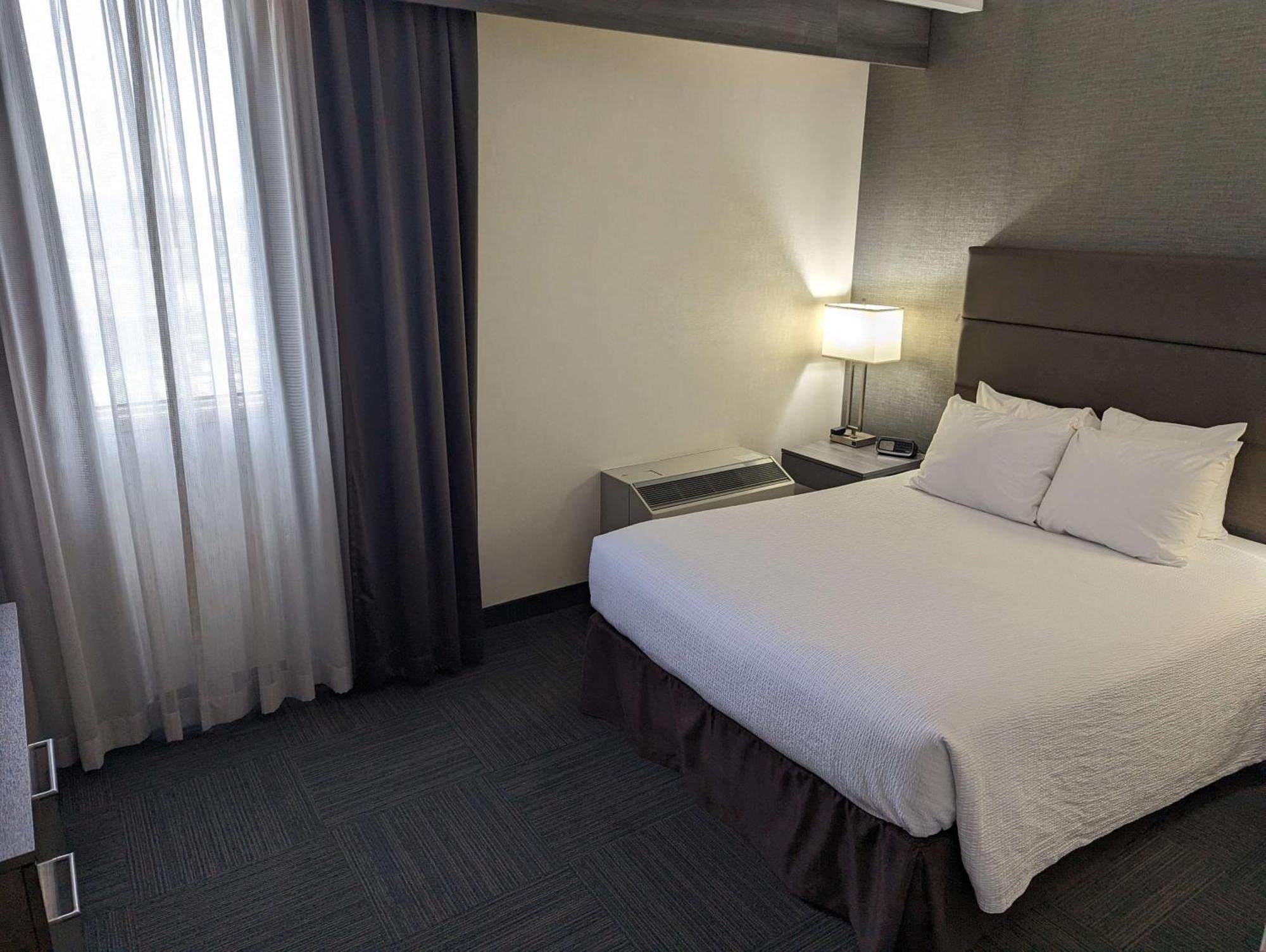 เบสต์ เวสเทิร์น พลัส โตรอนโต แอร์พอร์ต โฮเต็ล Hotel มิสซิสซอกา ภายนอก รูปภาพ